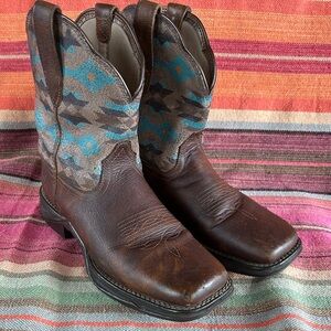 Ariat Women's Anthem Shortie Savanna Western Boot Turquoise and Taupe Size 7B